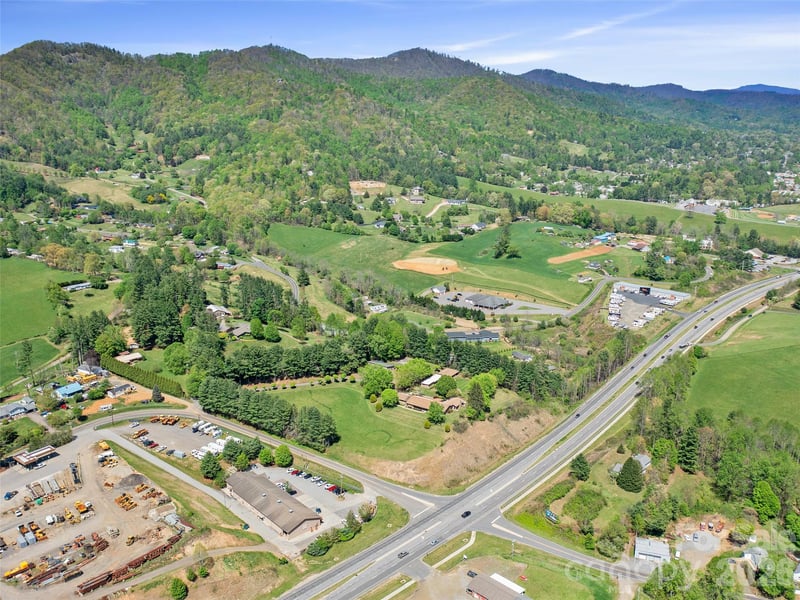 110 Crest View Rd, Burnsville, NC 28714