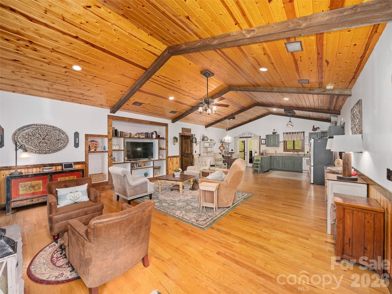 101 Waterwheel Dr, Green Mountain, NC 28740