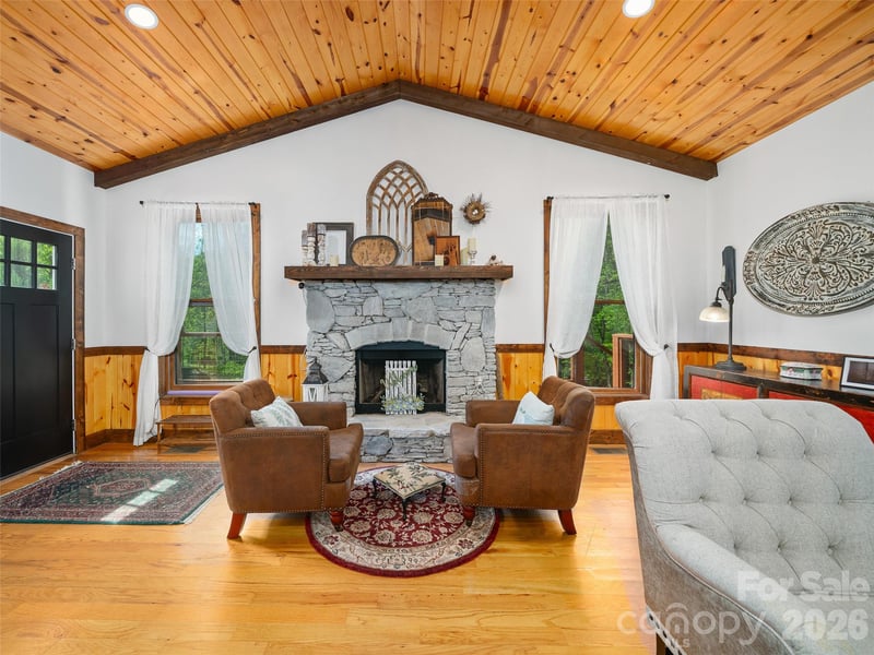 101 Waterwheel Dr, Green Mountain, NC 28740