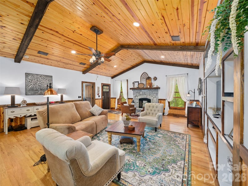 101 Waterwheel Dr, Green Mountain, NC 28740