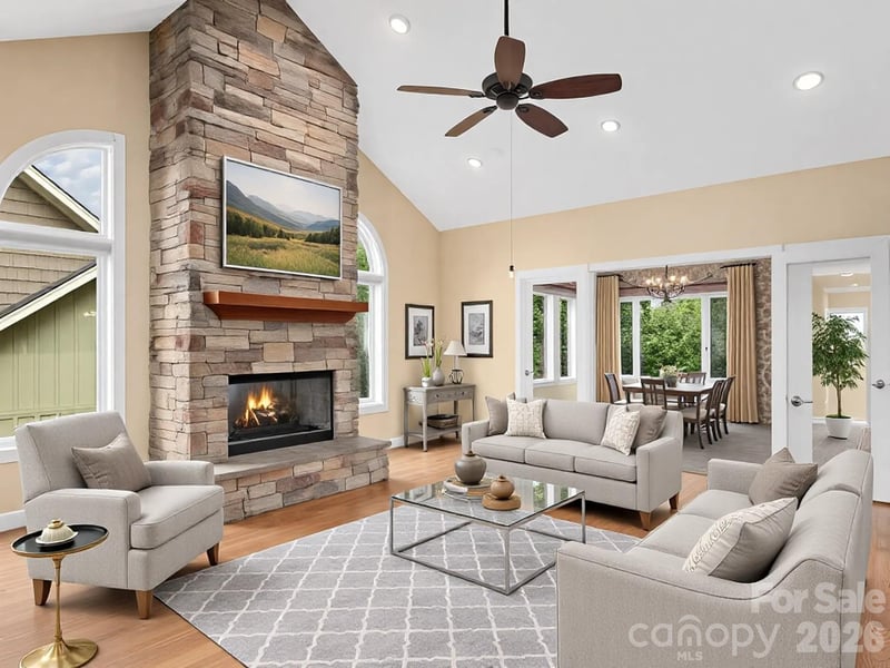 54 Deep Valley Ln, Hendersonville, NC 28791