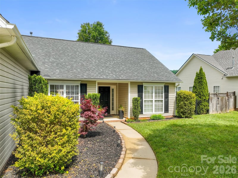 182 Misty Valley Rd, Fletcher, NC 28732