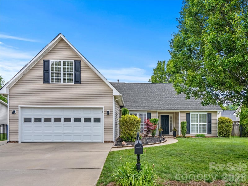 182 Misty Valley Rd, Fletcher, NC 28732