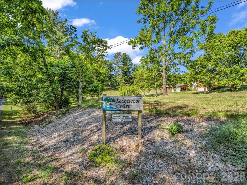 9999 Sedgewood Ct, Fairview, NC 28730