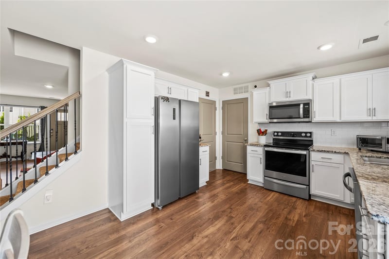 2 Chambers Garden Dr, Arden, NC 28704