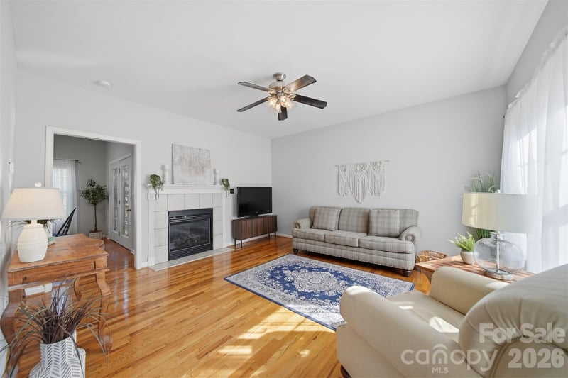 19 Heron Cove Loop #B, Hickory, NC 28601