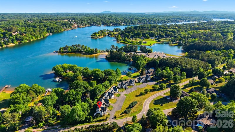 19 Heron Cove Loop #B, Hickory, NC 28601