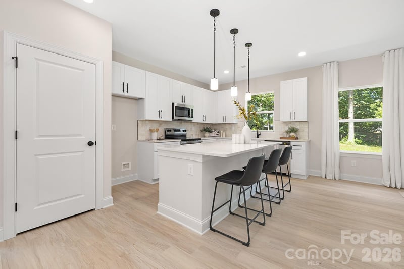 6637 Terry Ln, Charlotte, NC 28215