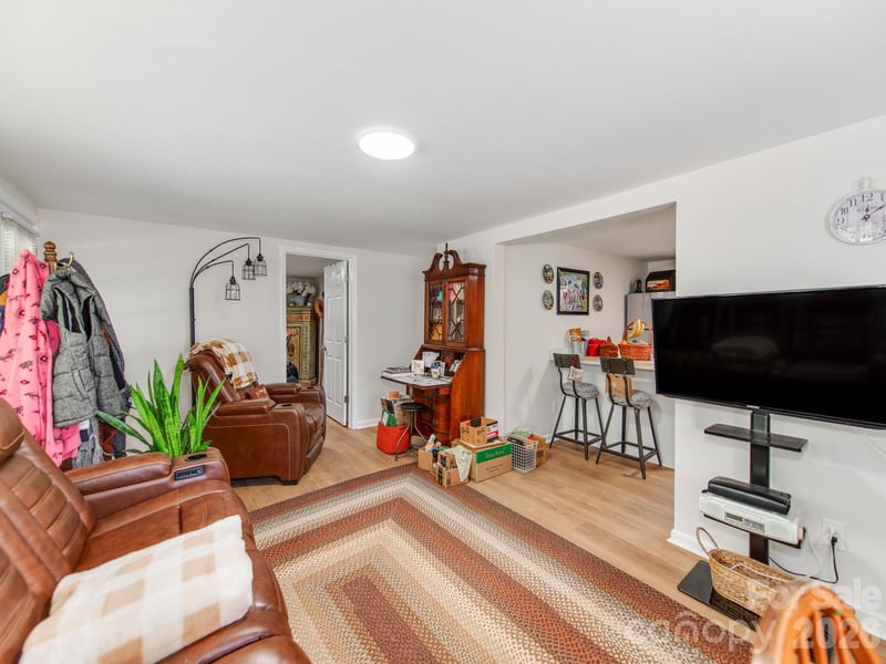 102 Lanier St, Mount Holly, NC 28120
