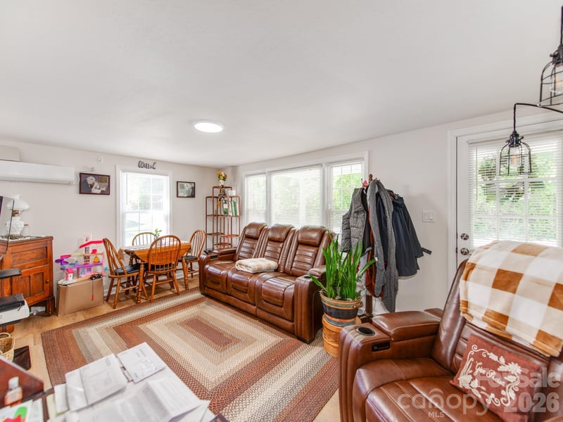102 Lanier St, Mount Holly, NC 28120