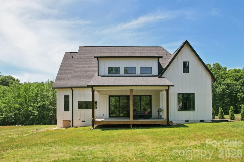 3078 Mountain Creek Dr, Sherrills Ford, NC 28673