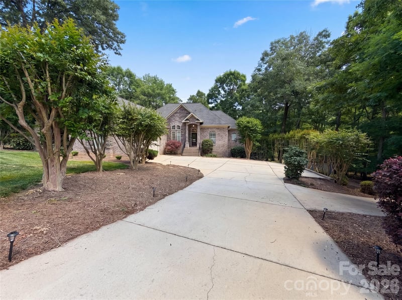 304 Catawba Crest Ln, Clover, SC 29710