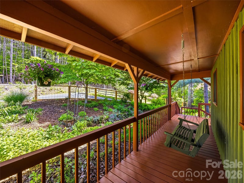 200 River Ridge Dr, Burnsville, NC 28714