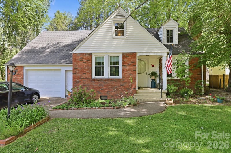 215 Old Us 70 Hw, Black Mountain, NC 28711