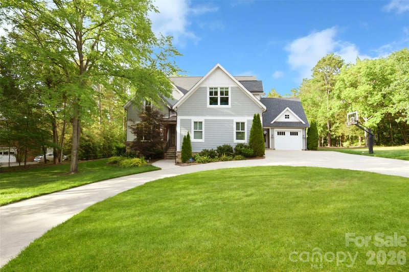 18616 Maplecroft Lake Ln, Davidson, NC 28036