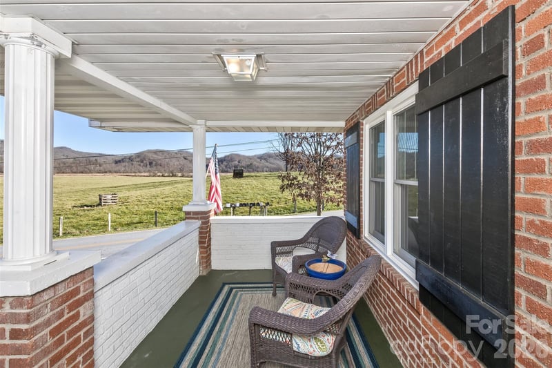 522 Calvert Rd, Brevard, NC 28712