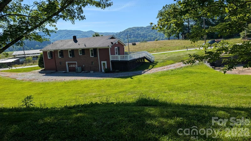 522 Calvert Rd, Brevard, NC 28712