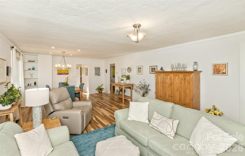 522 Calvert Rd, Brevard, NC 28712