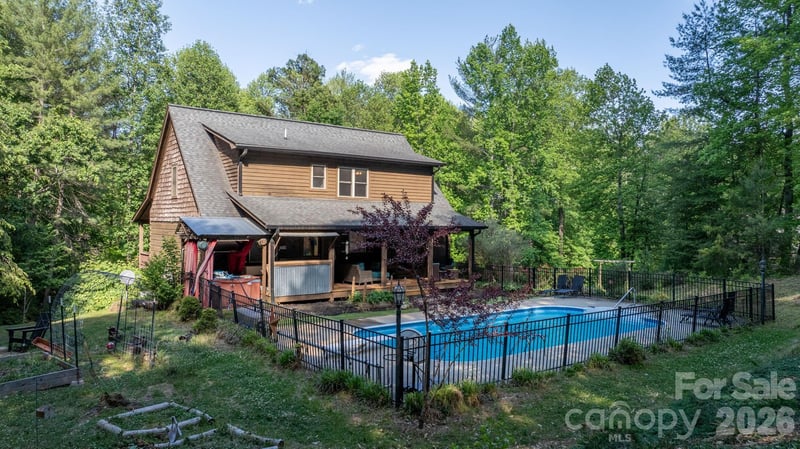 3355 Helton Hartley Pl, Lenoir, NC 28645