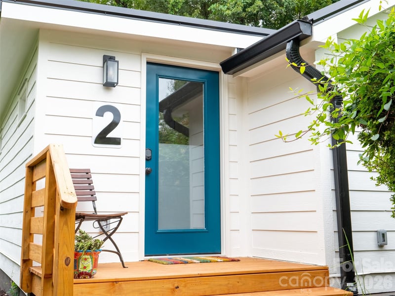 2 Laban Ln, Asheville, NC 28805