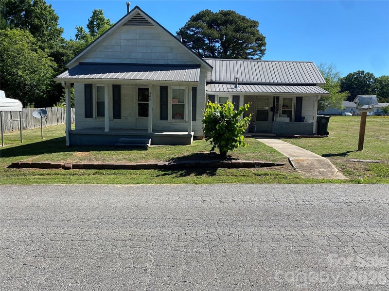 306 Howell St, Cherryville, NC 28021