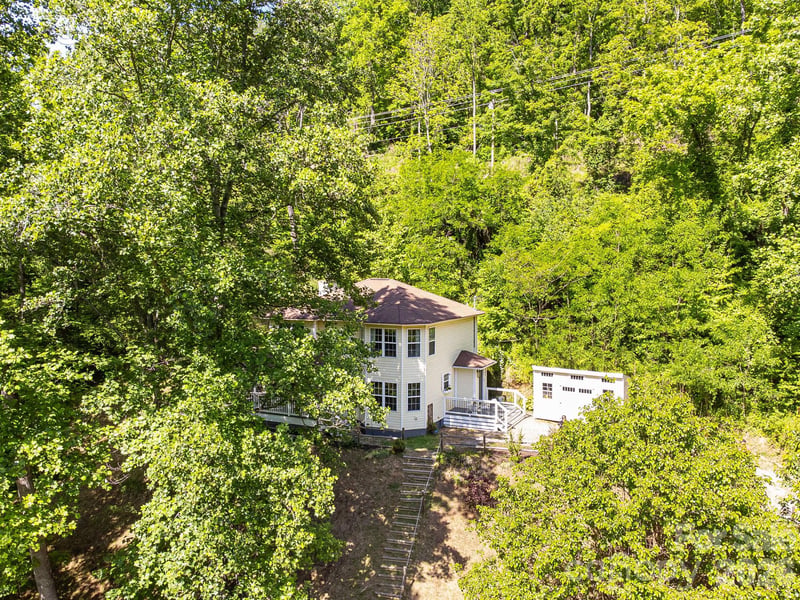 747 Osborne Rd, Clyde, NC 28721