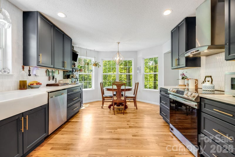 747 Osborne Rd, Clyde, NC 28721