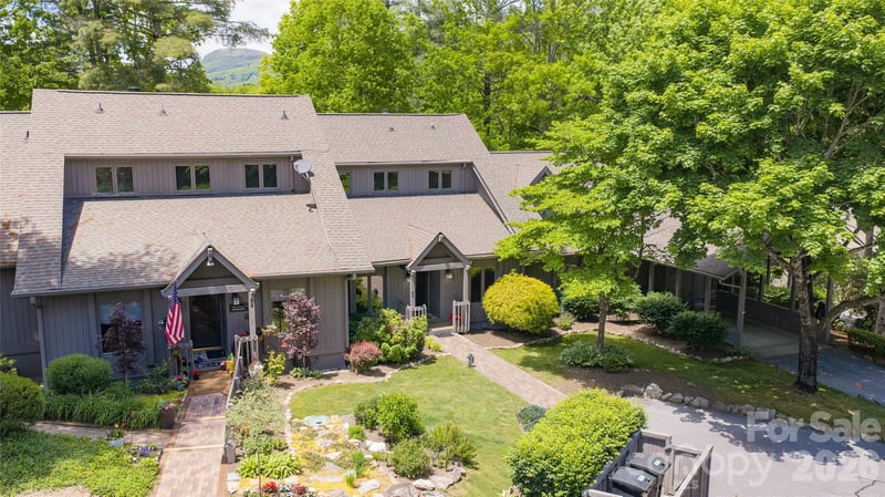 84 Fairway Villas Dr, Sapphire, NC 28774