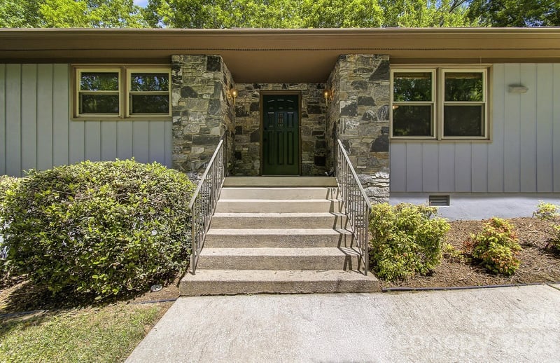 106 Muirfield Ct, Hendersonville, NC 28791