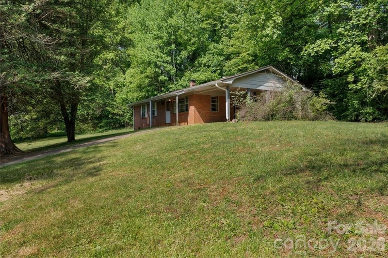 156 Old Sweetwater Rd, Robbinsville, NC 28771