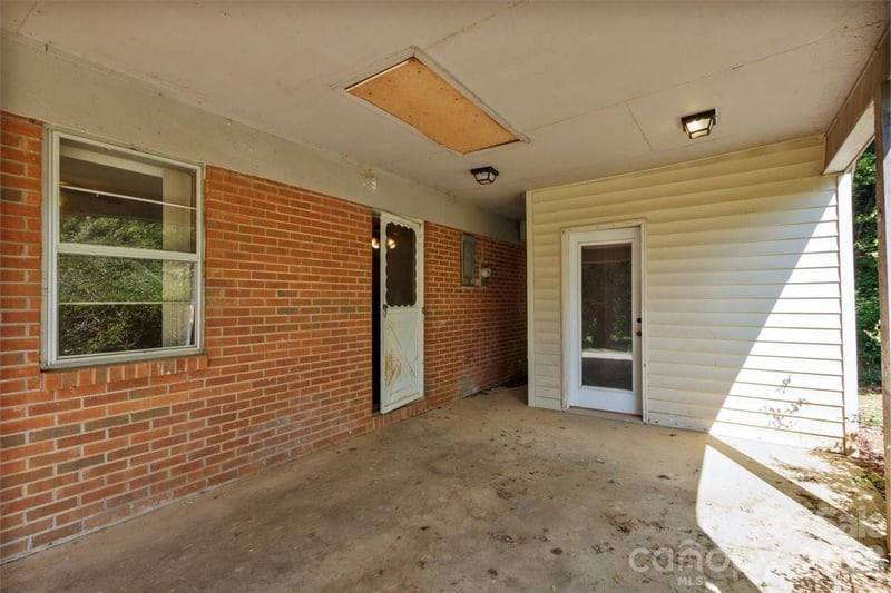 156 Old Sweetwater Rd, Robbinsville, NC 28771