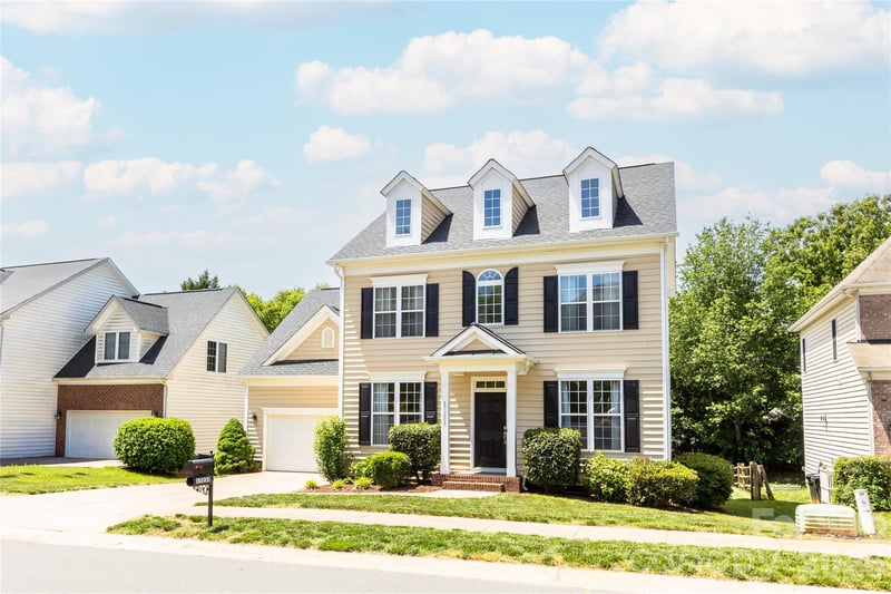 17233 Knoxwood Dr, Huntersville, NC 28078