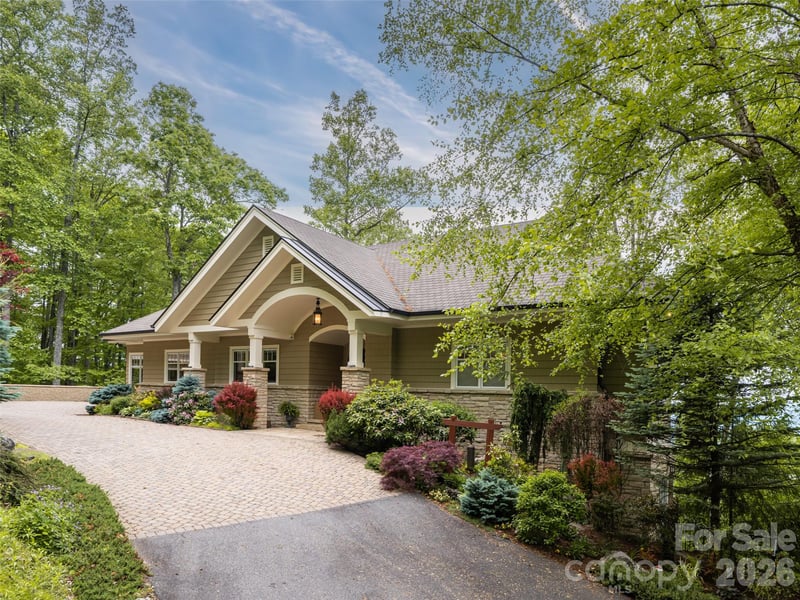 29 Elk Ridge Dr, Asheville, NC 28804