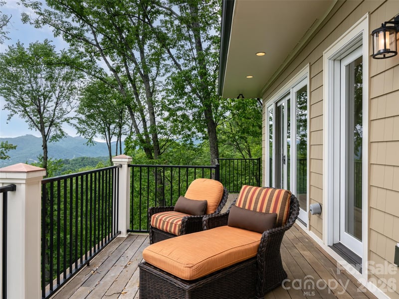 29 Elk Ridge Dr, Asheville, NC 28804