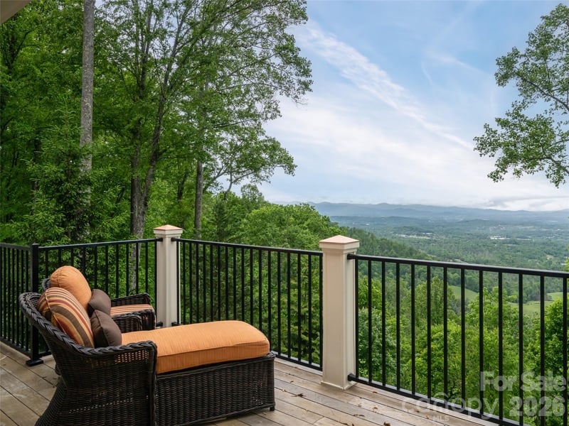 29 Elk Ridge Dr, Asheville, NC 28804