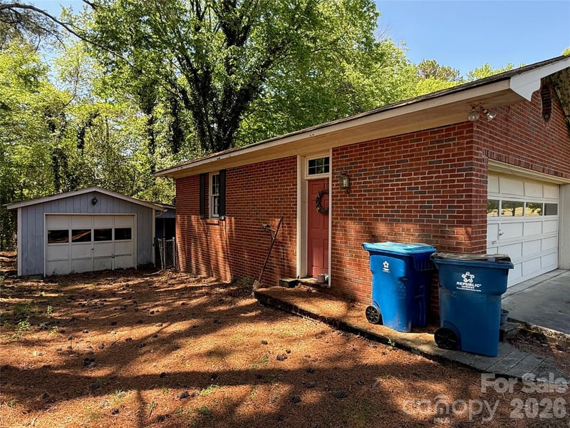714 Crestmont Dr, Concord, NC 28025