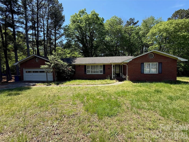 714 Crestmont Dr, Concord, NC 28025