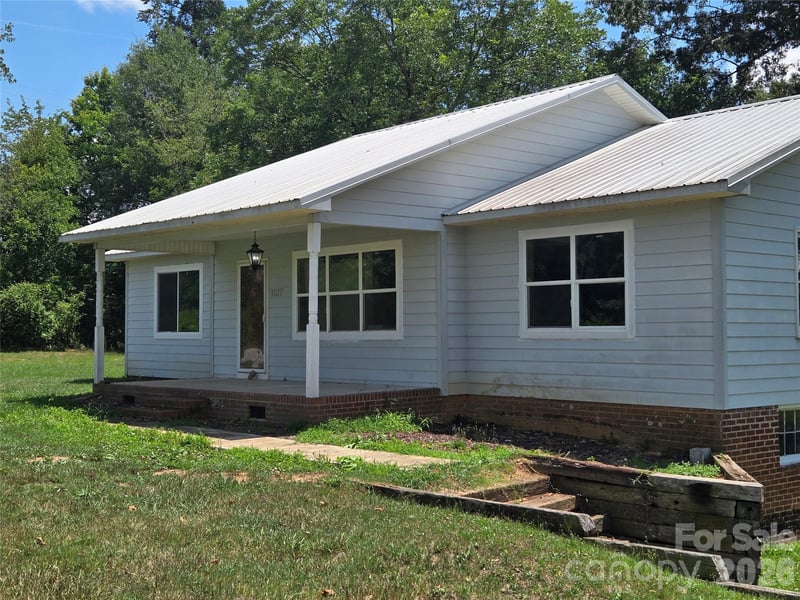 1127 Mountain St, Blacksburg, SC 29702
