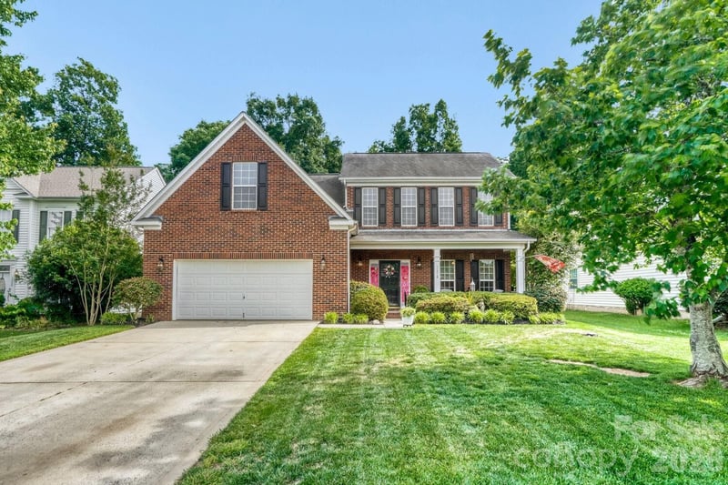 11718 Planters Estates Dr, Charlotte, NC 28278