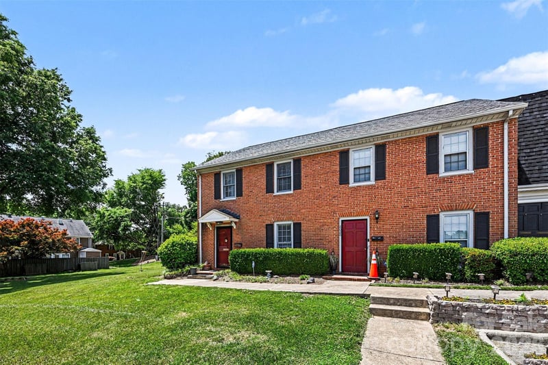 8030 Regent Park Ln, Charlotte, NC 28210