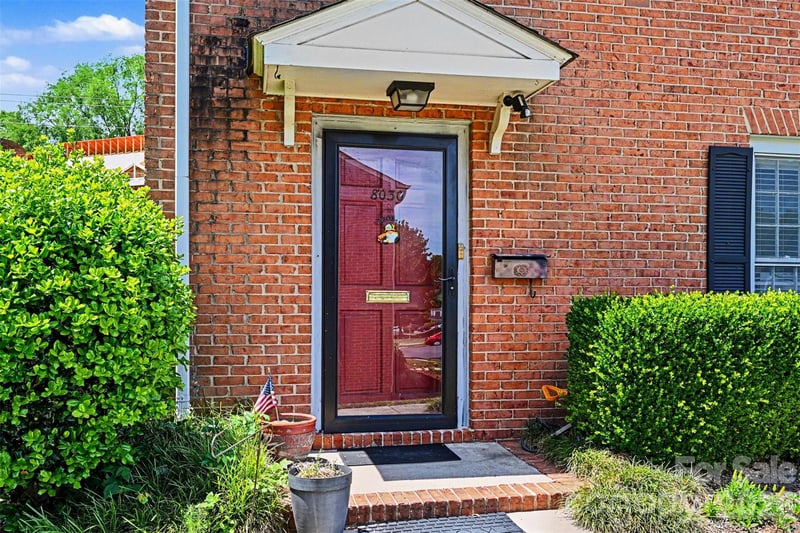 8030 Regent Park Ln, Charlotte, NC 28210