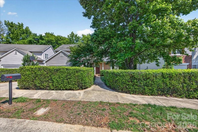 9200 Royal Highlands Ct, Charlotte, NC 28277
