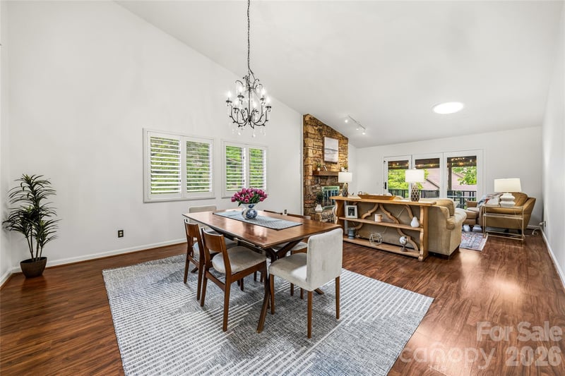 205 Scarlet Oak Ln, Hendersonville, NC 28791