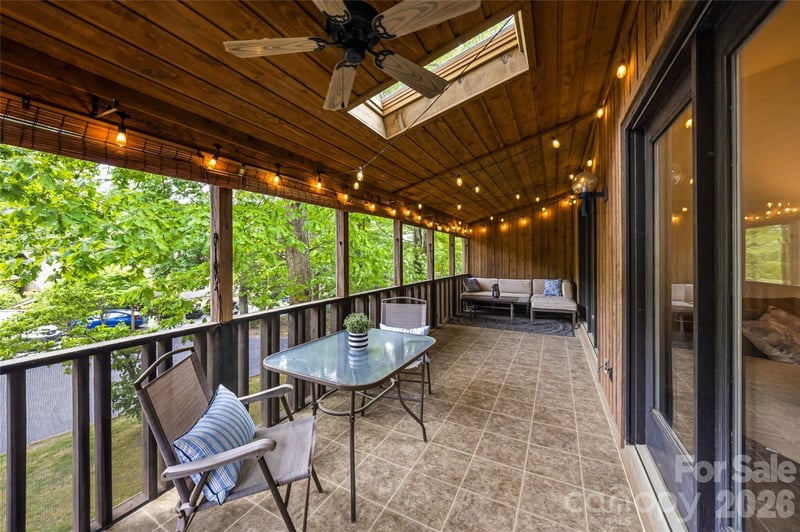 205 Scarlet Oak Ln, Hendersonville, NC 28791
