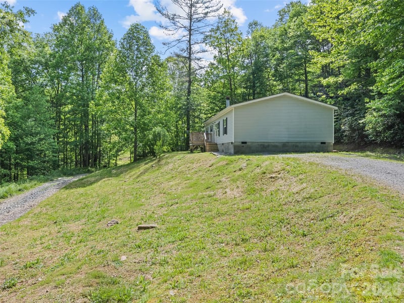 122 Mastiff Hollow Dr, Waynesville, NC 28785