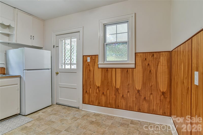 101 Skyland Cir, Asheville, NC 28804