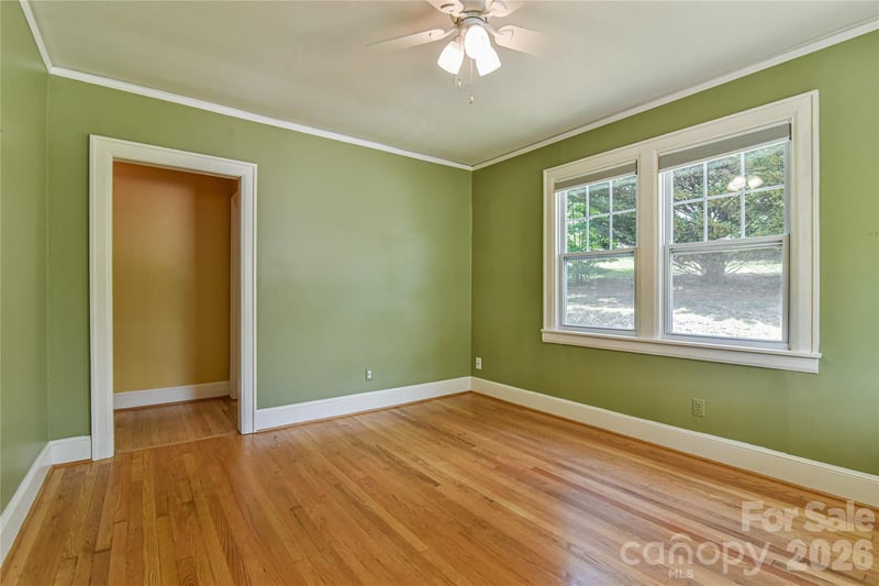 101 Skyland Cir, Asheville, NC 28804