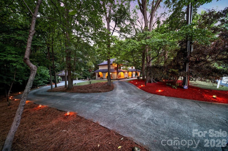 6512 Carmel Hills Dr, Charlotte, NC 28226
