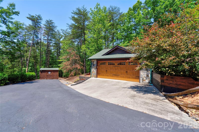 389 Woodgate Dr, Bostic, NC 28018