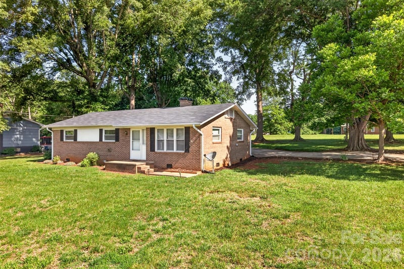 1771 24th Avenue Ct, Hickory, NC 28601